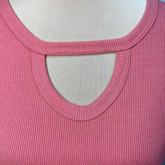 Timing Pink Ribbed Chest Cutout Top (L) - Picture 5 of 5
